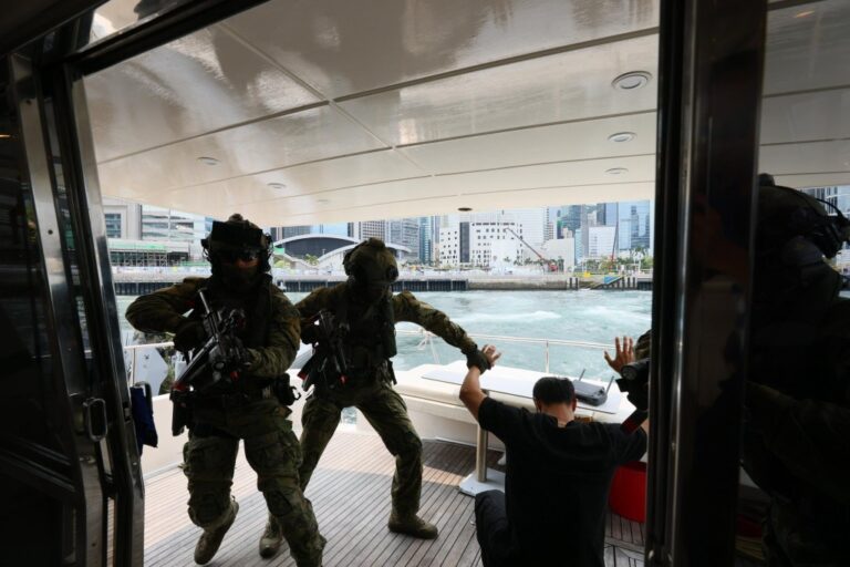 港警聯同國際刑警舉行「潛網」反恐演練 周一鳴處長視察