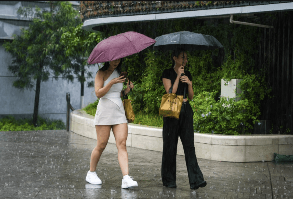 天文台：兩道低壓槽接連影響 本港將迎連續九日驟雨天氣