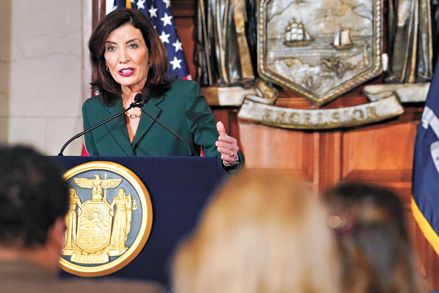 胡楚支持限制地方執法部門與ICE合作，擬把相關措施寫入州法。 Cindy Schultz/紐約時報