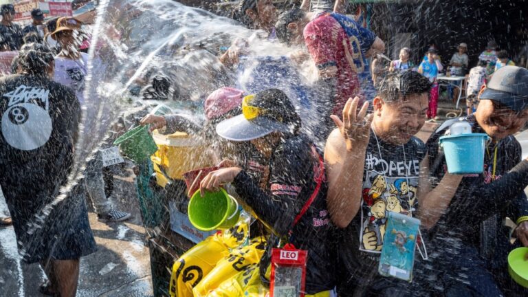 泰國潑水節變奪命周　交通事故逾千人受傷242人死