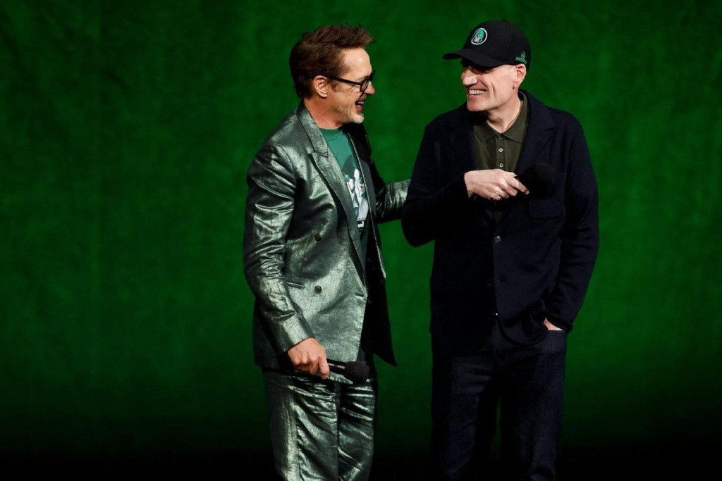 羅拔唐尼與Marvel主席Kevin Feige一同現身CinemaCon，為《復仇者聯盟5》宣傳。