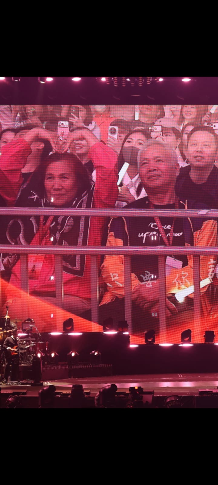 A-Lin的父母到場支持女兒演出。