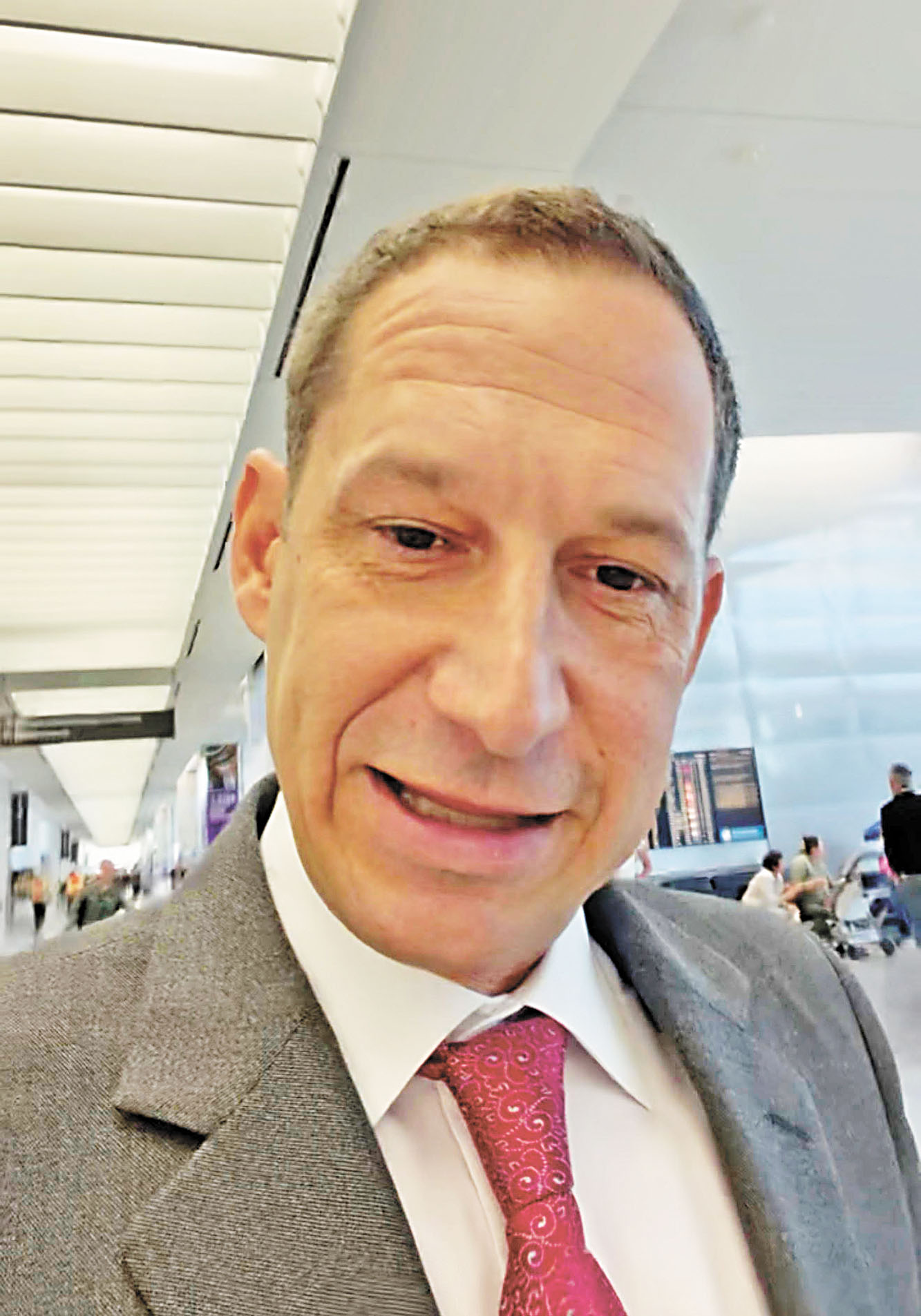 三藩市市長羅偉率團訪問上海與首爾，推動姐妹城市交流與旅遊合作。市長辦公室提供視頻截圖