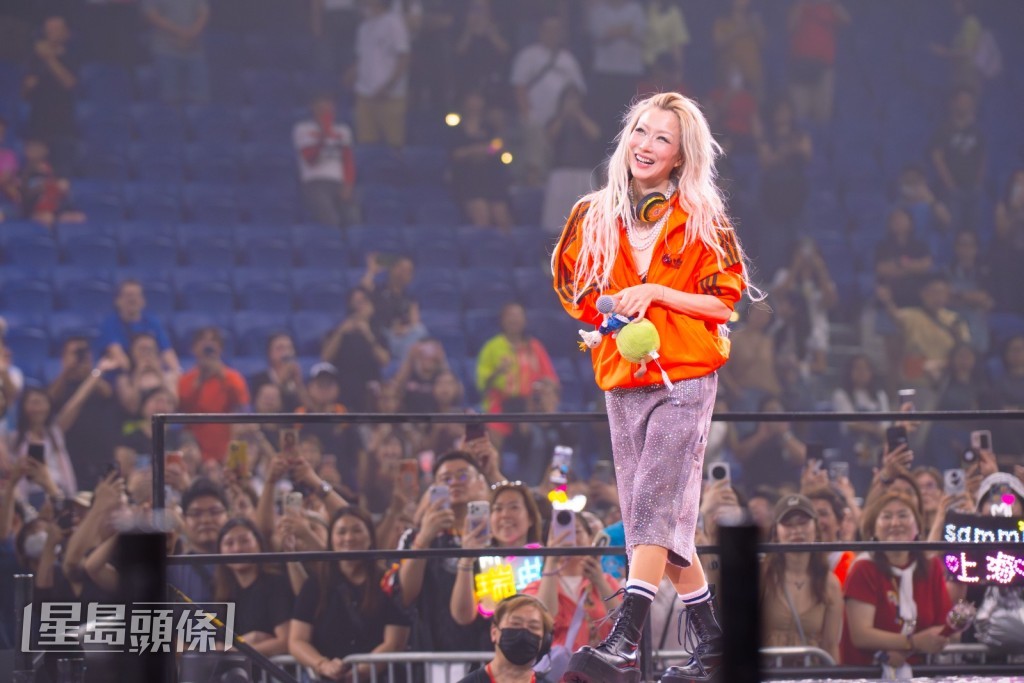 Sammi透露家姐、中學同學及印尼親戚都到場捧場，令她非常開心。