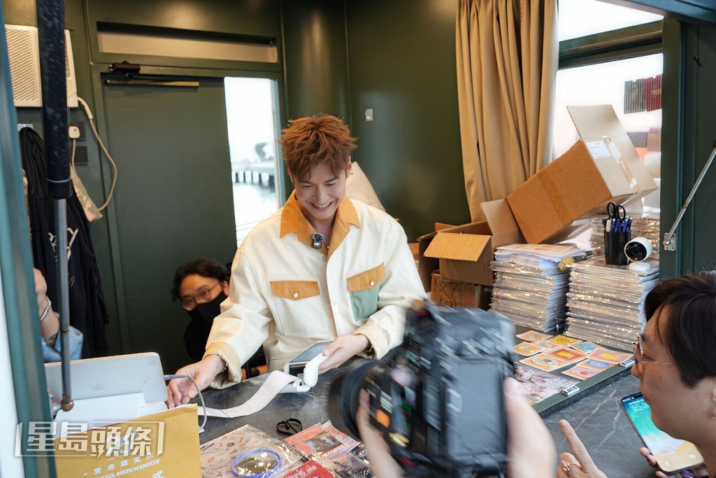 陳家樂坦言要腦筋急轉彎思考如何推銷，又自爆不太會用收銀機，不慎整部機反起。