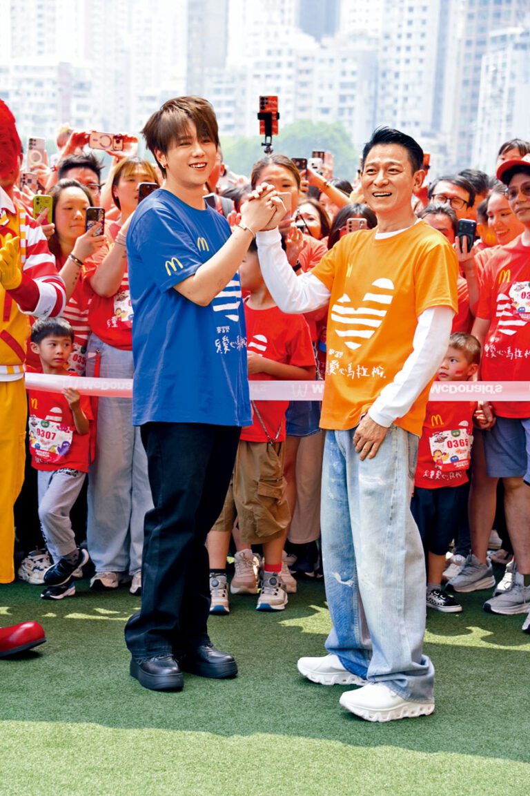 ■姜濤表示當知道和劉德華合作拍MV時，以為是Al生成，想不到會見到真人。