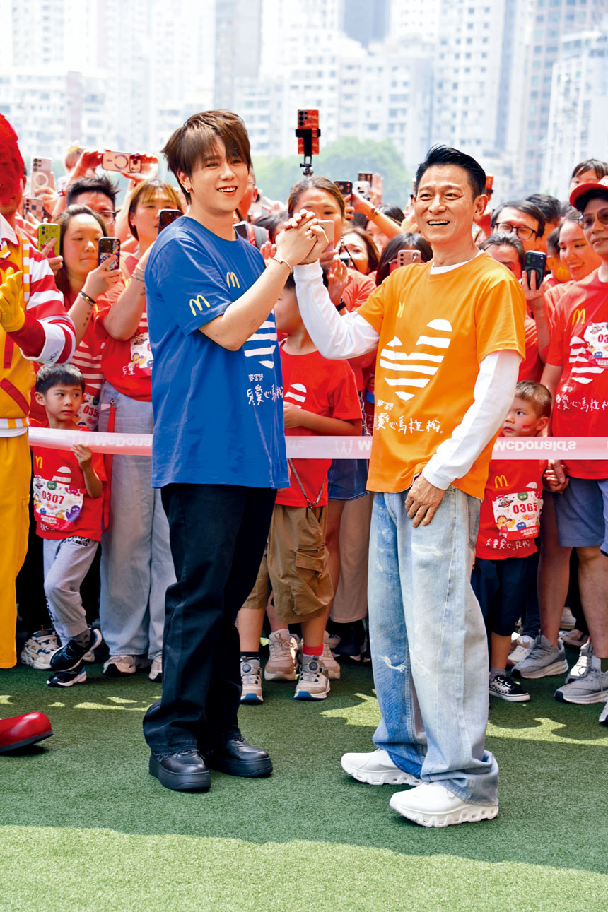 ■姜濤表示當知道和劉德華合作拍MV時，以為是Al生成，想不到會見到真人。