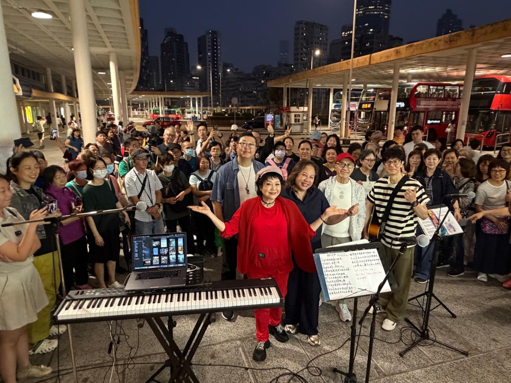 活動吸引逾百名市民參與，現場氣氛熱烈。