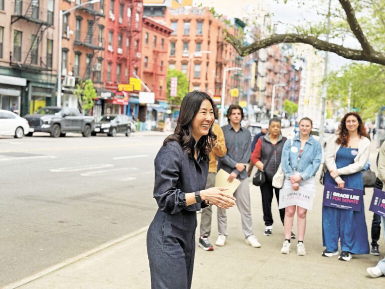 李榮恩在集會中發言。