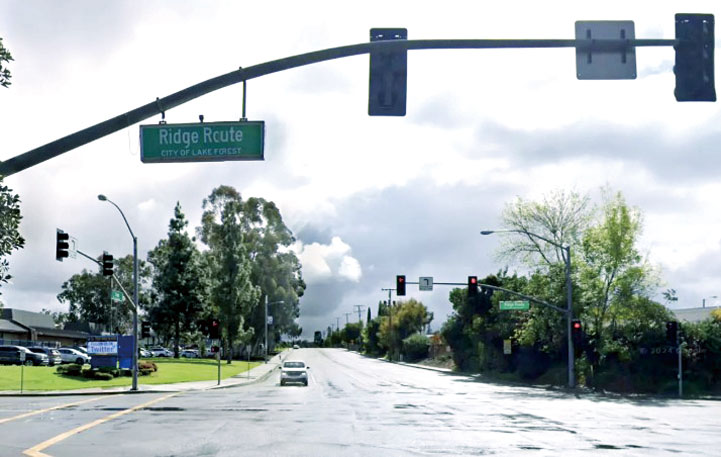 周四下午，在橙縣森林湖，81歲老翁被騎電動摩托車青少年撞成重傷。 Google街景