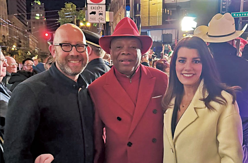 左起：市參事會主席孟達文、前市長布朗及州眾議員司嘉怡。司嘉怡IG