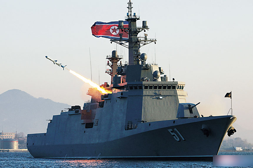 朝鮮近日來連續多次發射彈道導彈，圖為朝鮮驅逐艦日前進行試射。路透社資料圖片