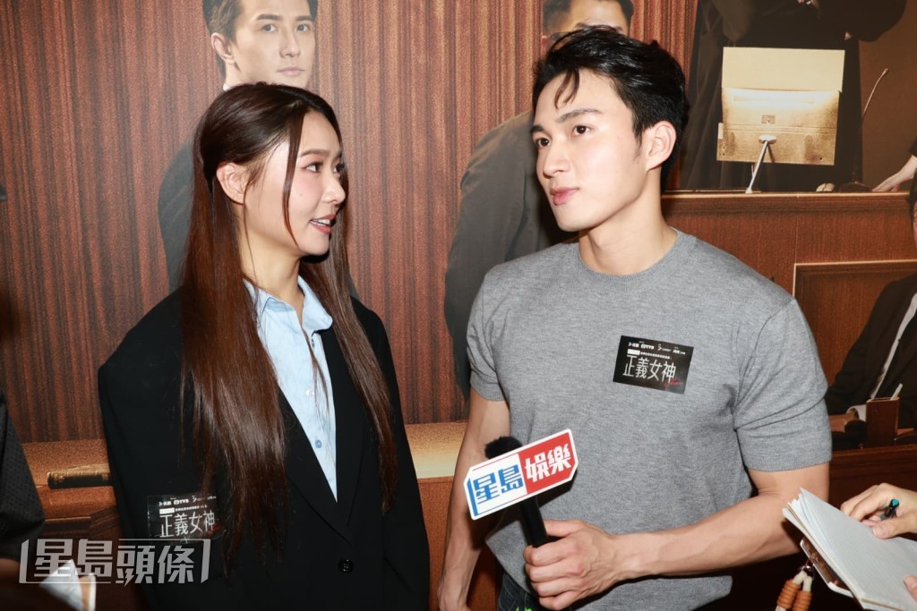 對於周嘉洛越來越吸睛，戴祖儀笑言有目共睹但自己不敢「睹」。