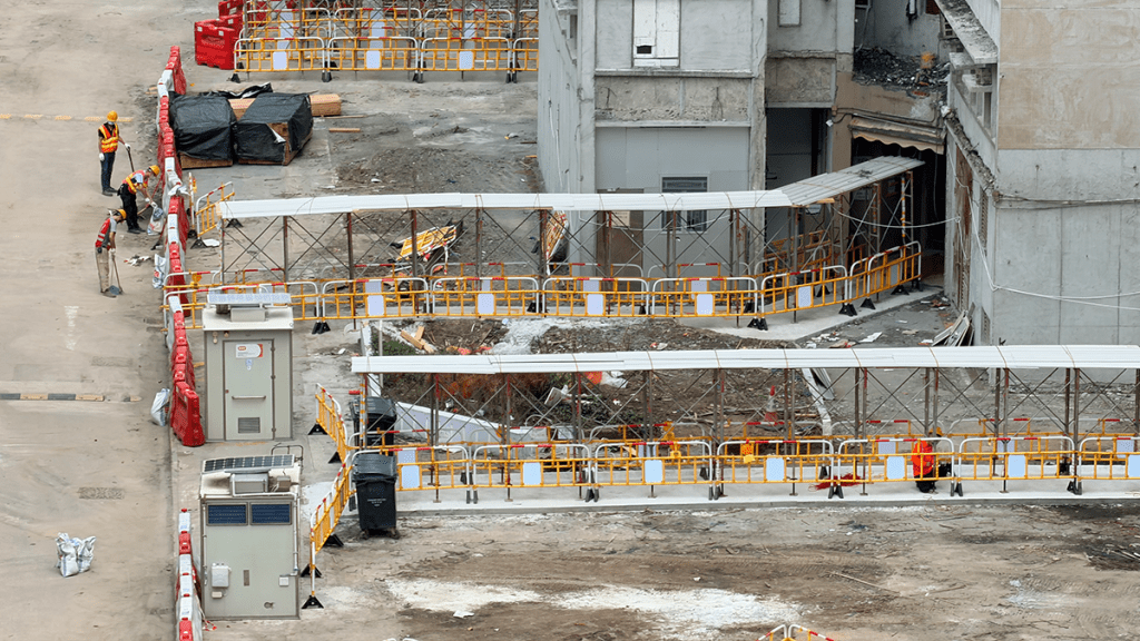 宏福苑火災後居民明起分批返家執拾 當局設帳篷及接駁巴士協助