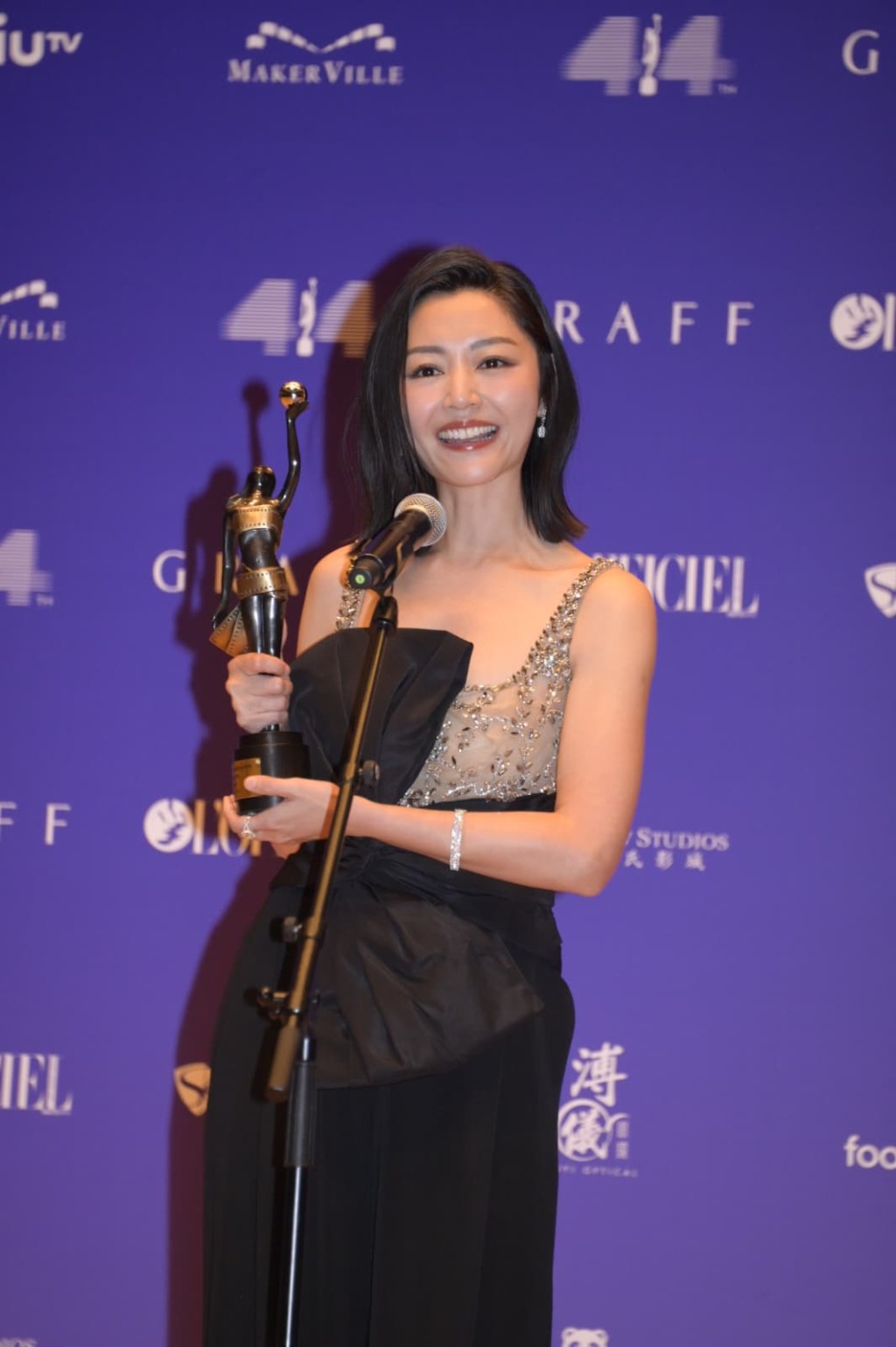 衛詩雅贏得「最佳女配角」後，笑指丈夫有旺妻作用。