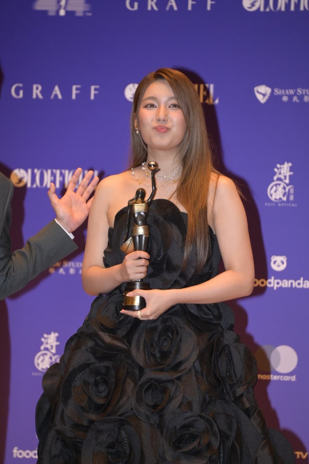 黃淑蔓憑藉《再見UFO》的歌曲《華富一號》獲獎。