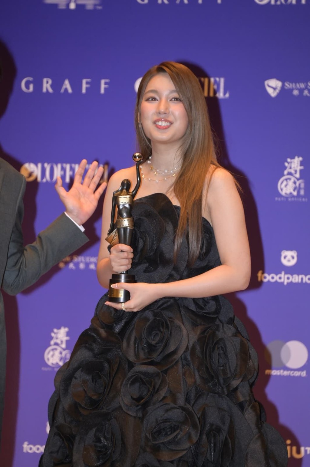 2016年，黃淑蔓曾憑《哪一天我們會飛》主題曲《差一點我們會飛》首奪金像獎最佳原創電影歌曲。