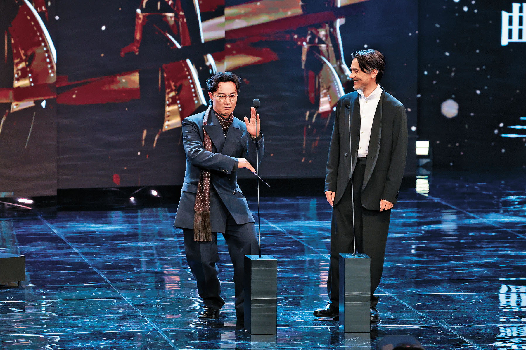 Eason在台上被馮德倫揭穿減肥真相。