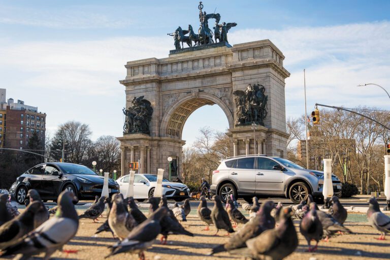 市府計劃把大軍廣場周邊路段徹底轉型為行人專區。 Vincent Alban/紐約時報