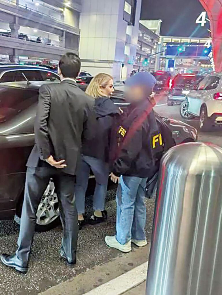 居住在洛杉磯的馬菲週六在洛杉磯國際機場被捕。加州中區聯邦檢察官辦公室