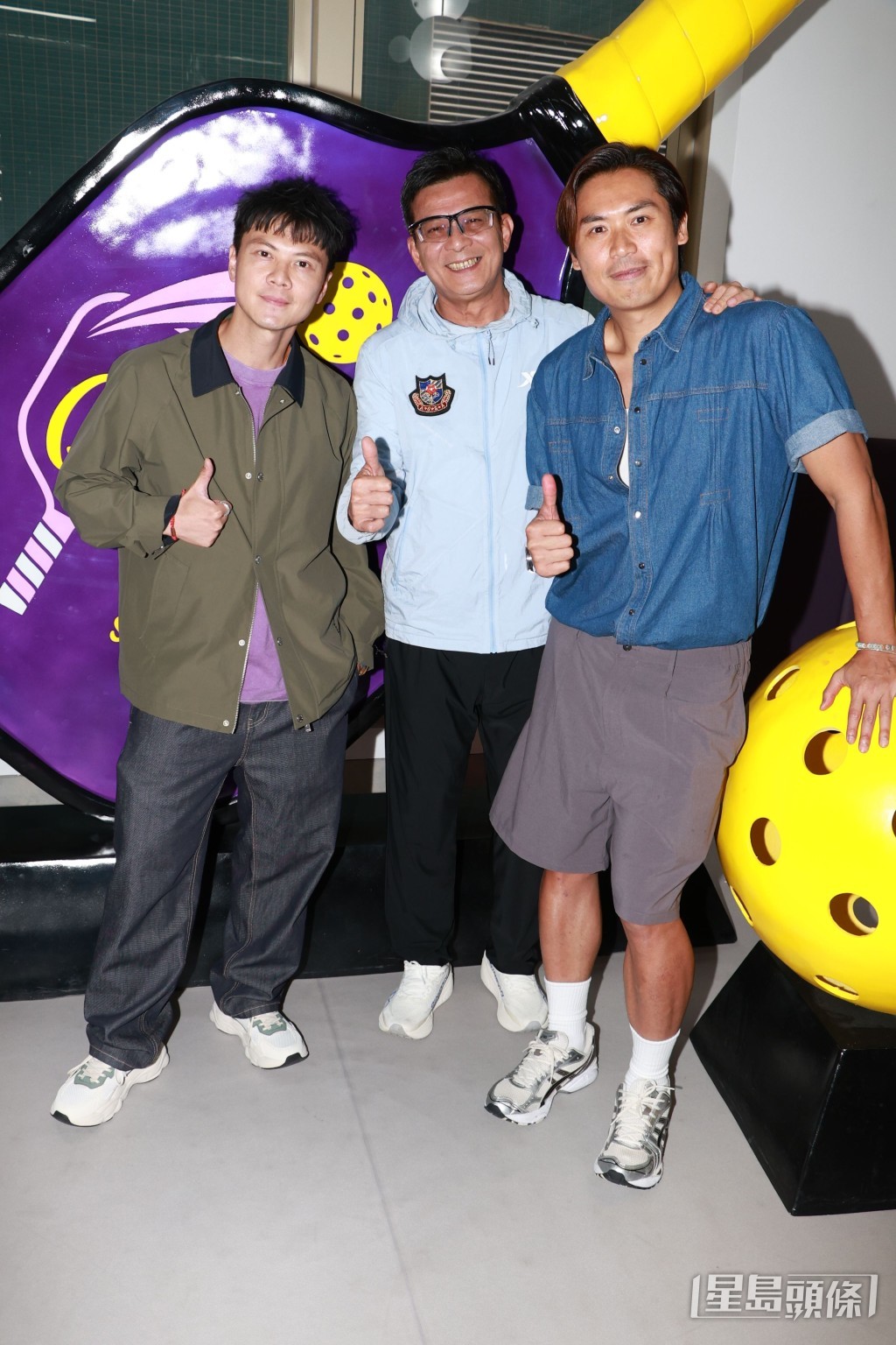 球場開張獲得前輩黃日華親身到場支持。
