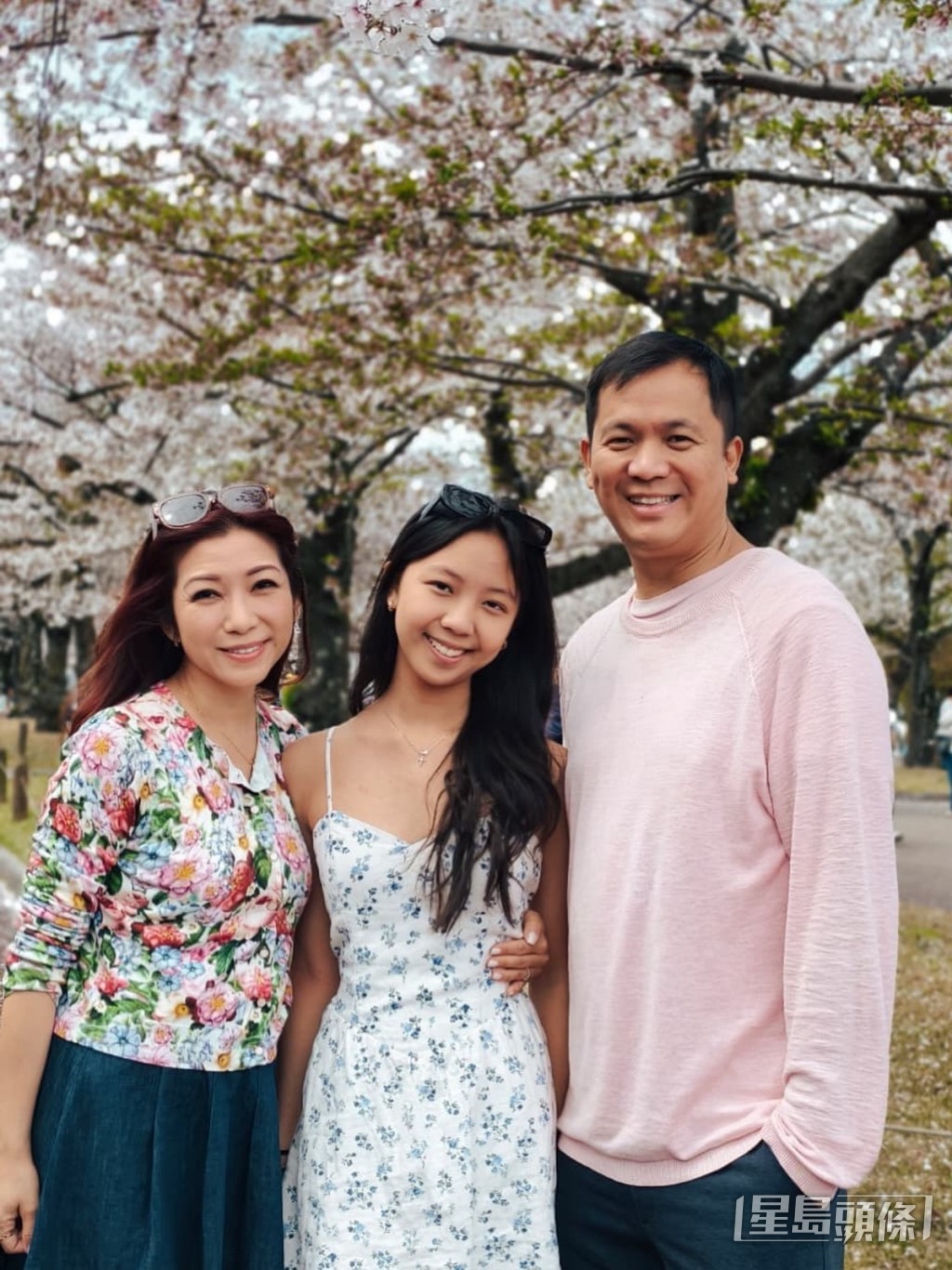 朱凱婷女兒亭亭玉立，身高已超越媽媽。