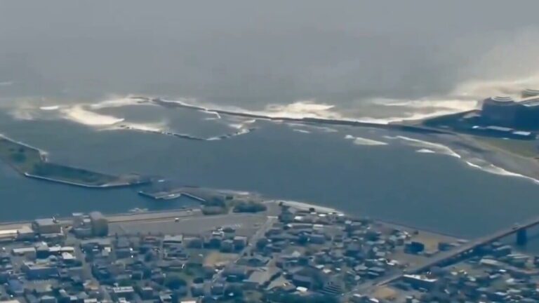 日本東北7.5級強震觸發海嘯警報