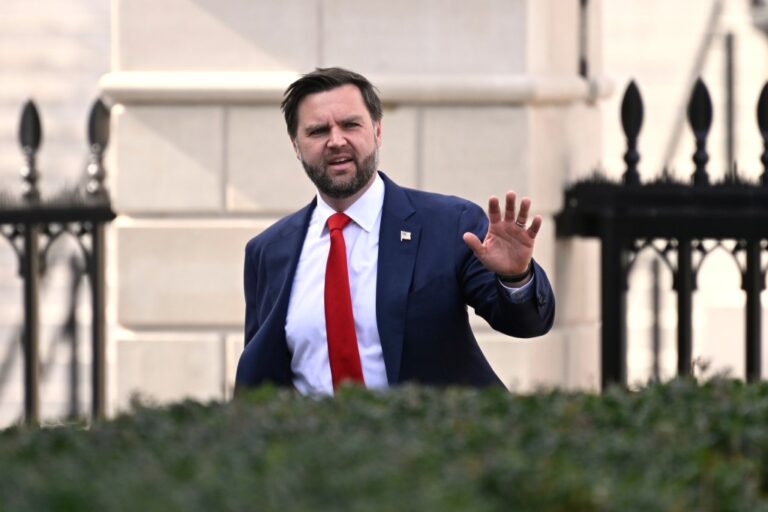 萬斯抵伊斯蘭堡 與伊朗展開第二輪核談判