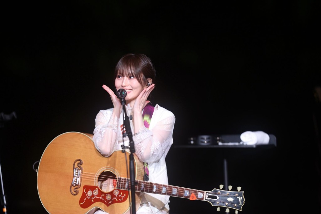 山本彩在是次香港演唱會中，共演唱了15首作品。（海日娛樂傳媒）