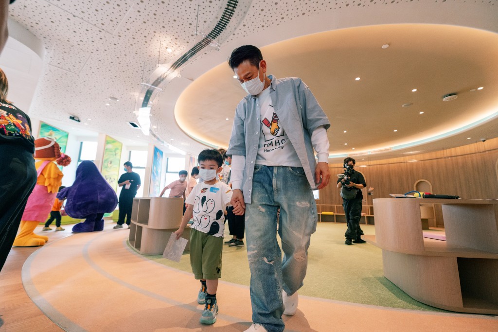 這次探訪讓劉德華回憶起許多珍貴片段。