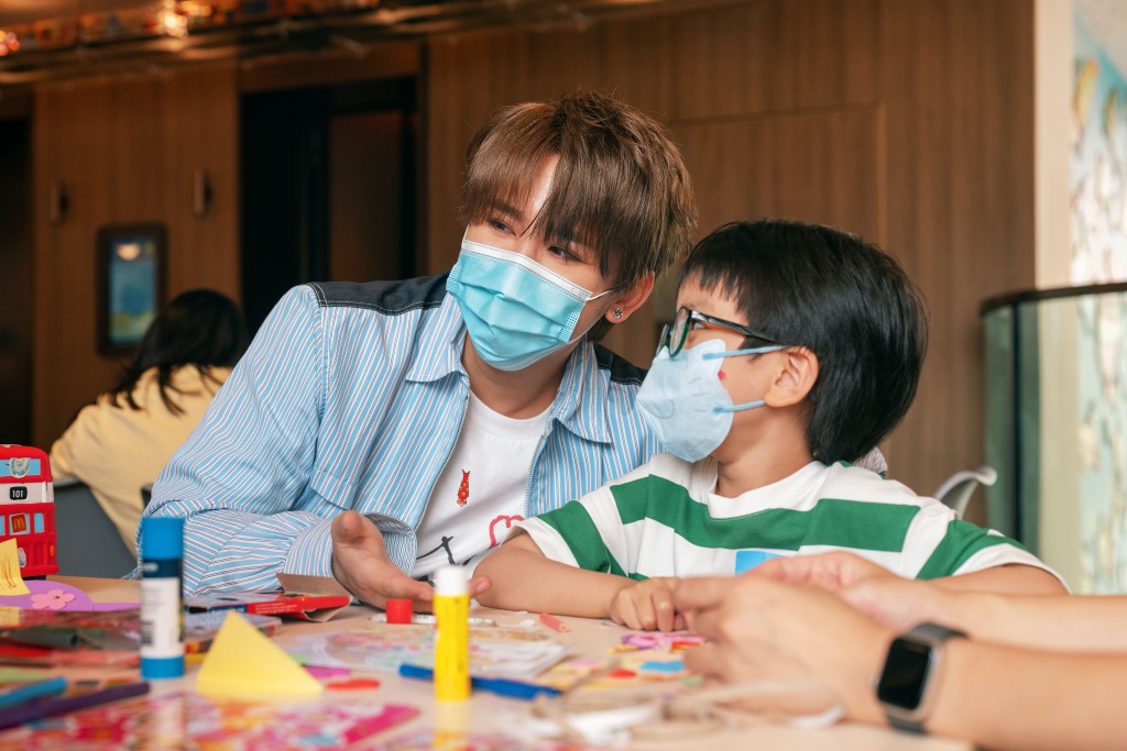 現場有支持姜濤的小粉絲。