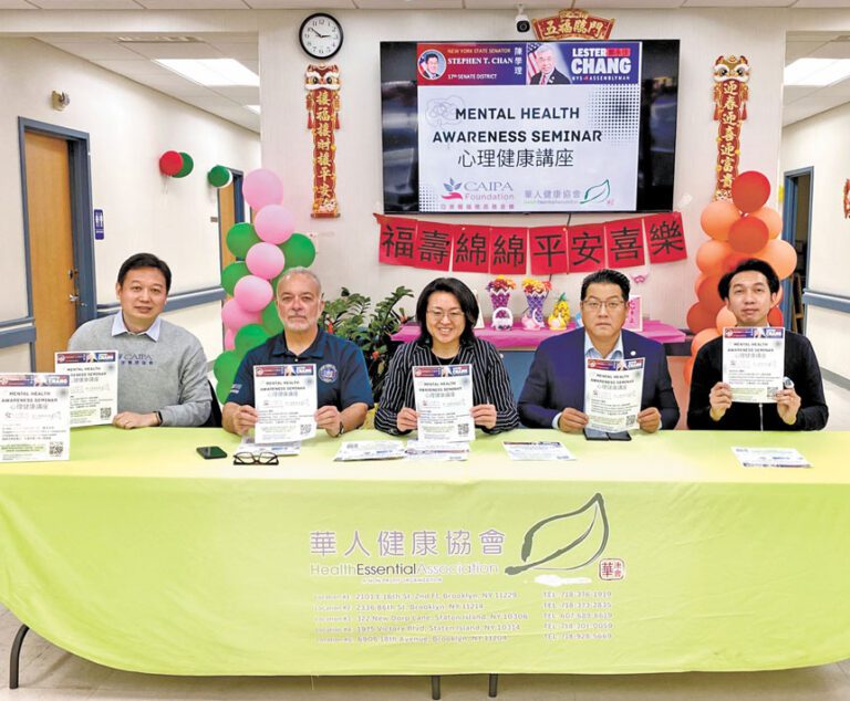 （左二左起）莫拉萊斯、陳麗娜、與趙靖桉等人20日呼籲民眾出席23日講座。 張之銘攝