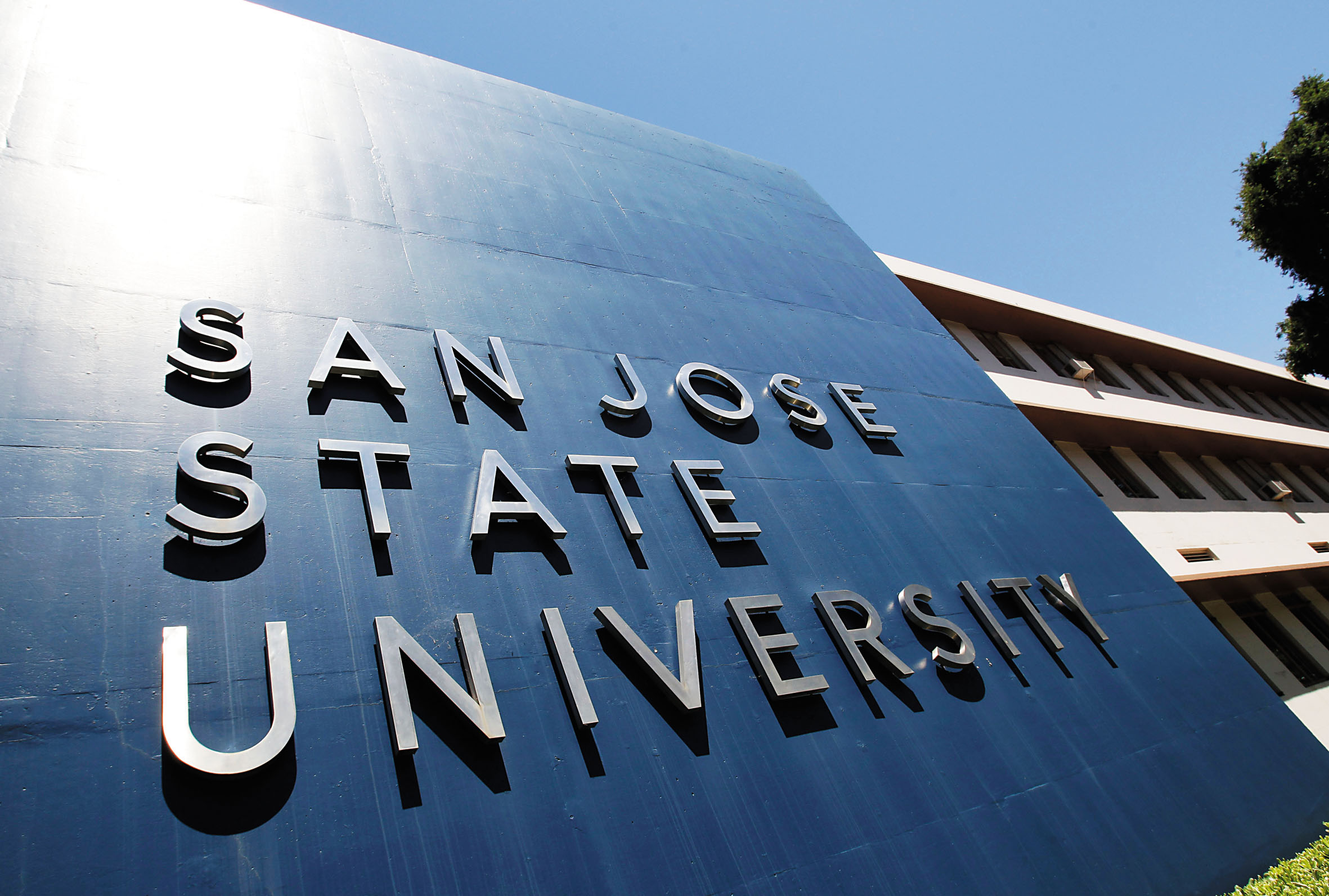 聖荷西州立大學近日發生兩宗自殺事件。美聯社資料圖片