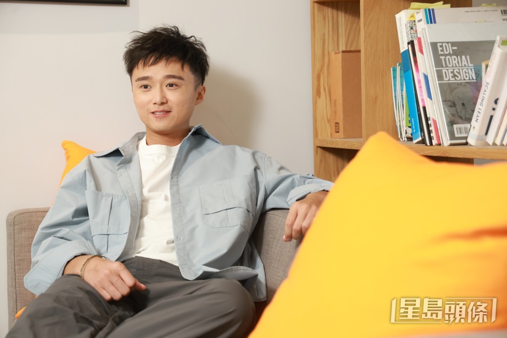 Chris帶領Alton走遍三個地方。