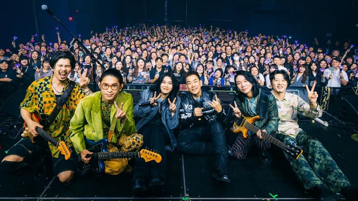 演唱會結束，全場一同大合照。