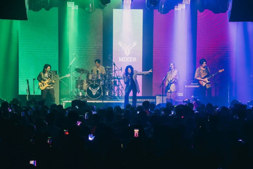 麋先生以熱門歌曲為演唱會揭幕。