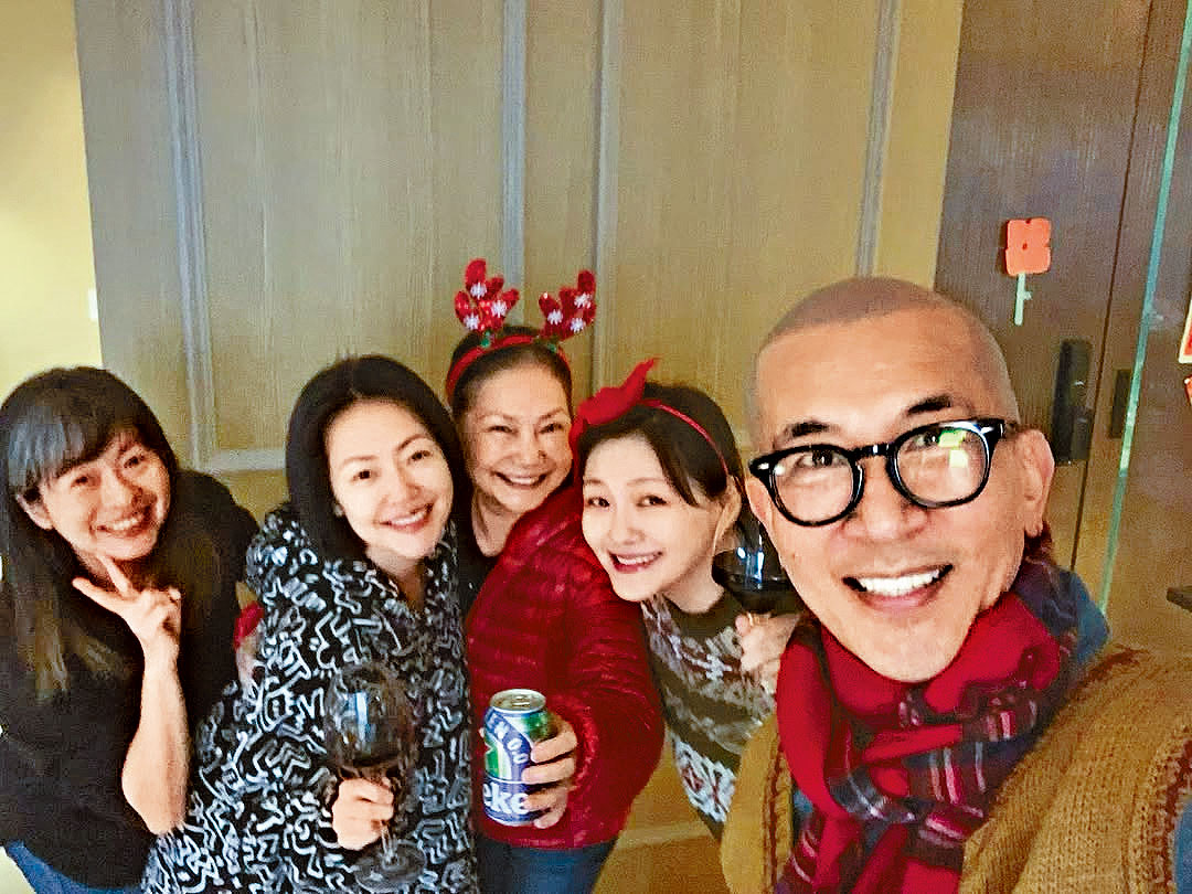 大S（右二）突然離世，對老公具俊曄與S媽、小S等家人打擊很大。