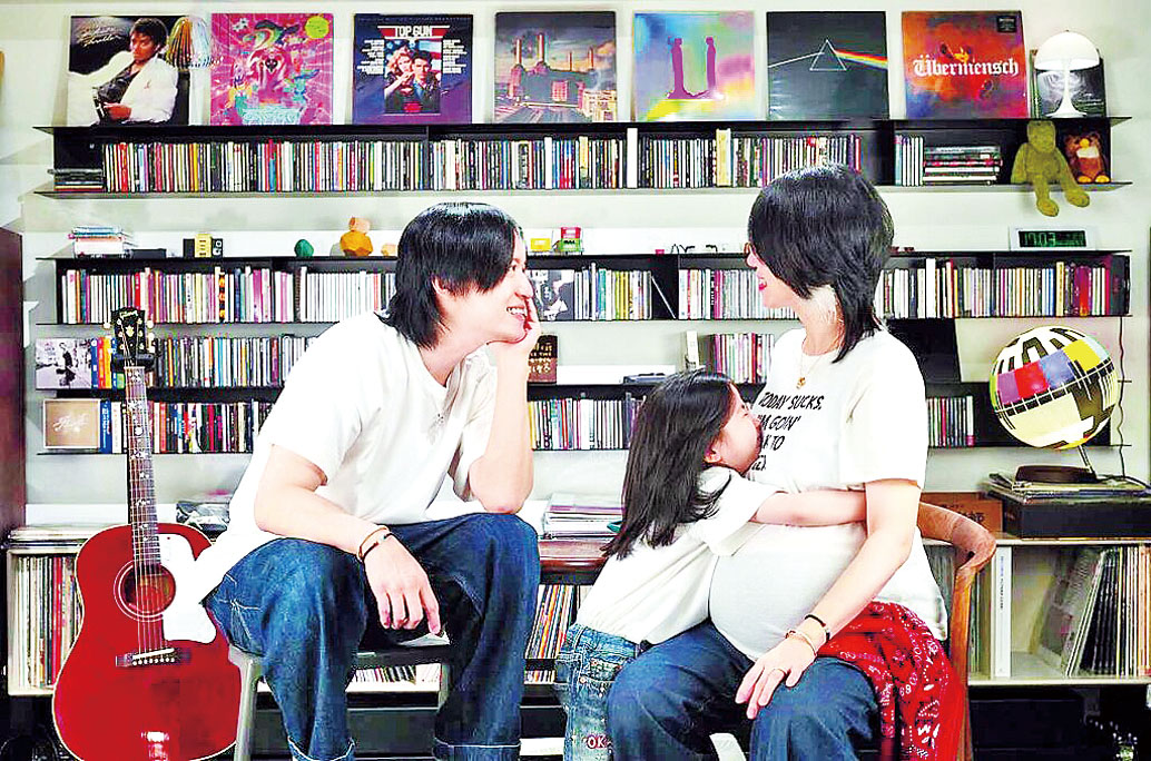 怪獸和女兒「詠詠」。網上圖片