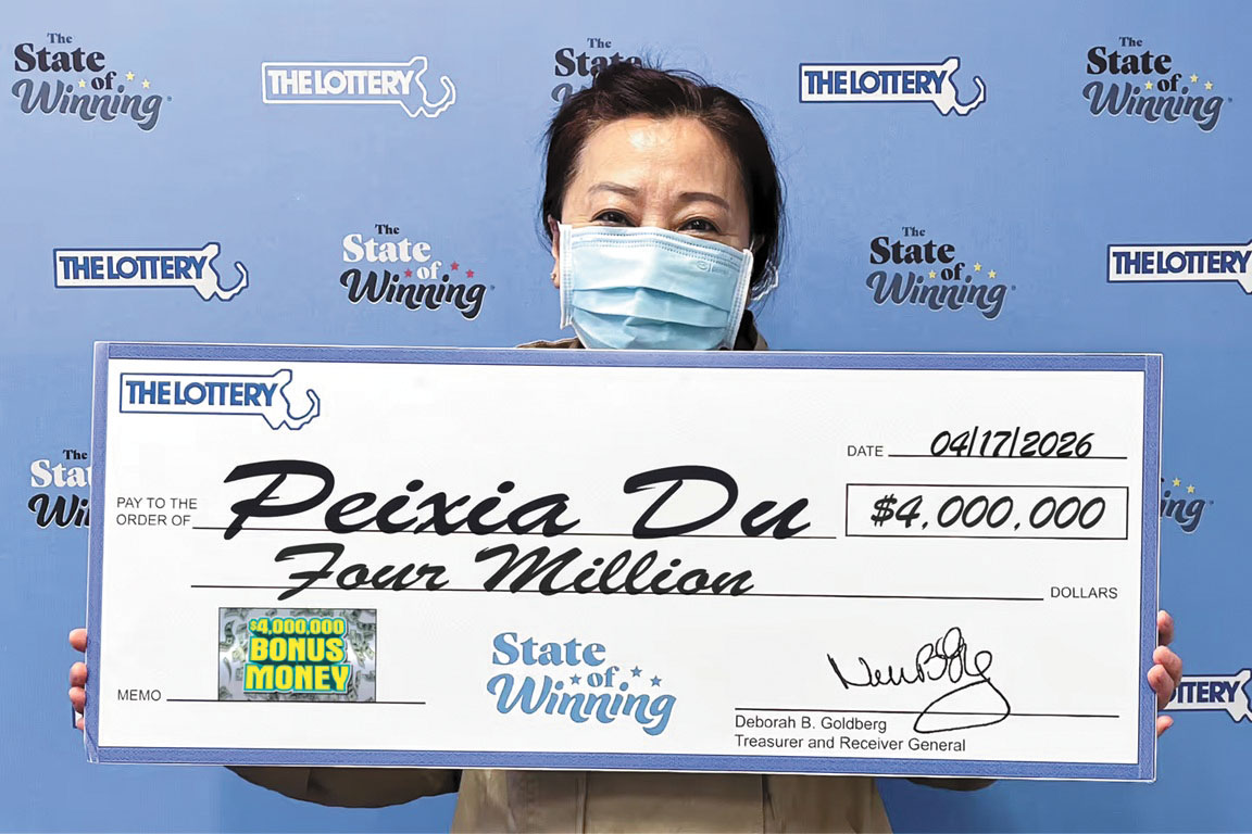 麻省昆西（Quincy）華裔女子杜佩霞（Peixia Du，音譯），日前以一張10元購買的彩票刮到400萬元巨額頭獎。麻省彩票局