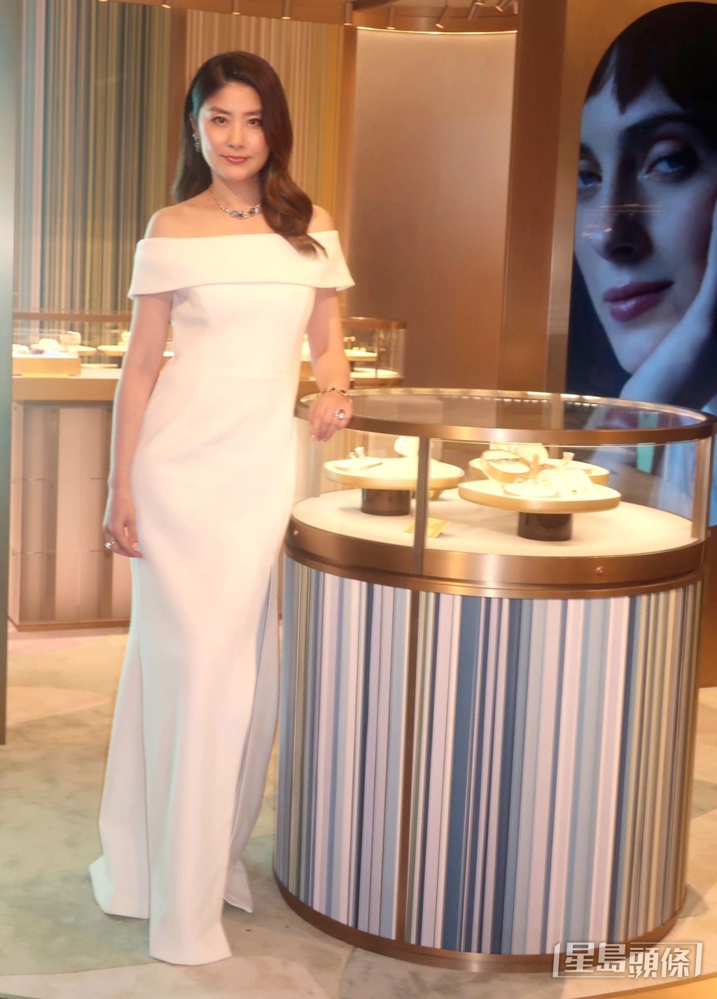 陳慧琳在活動中展現高雅氣質的一面。