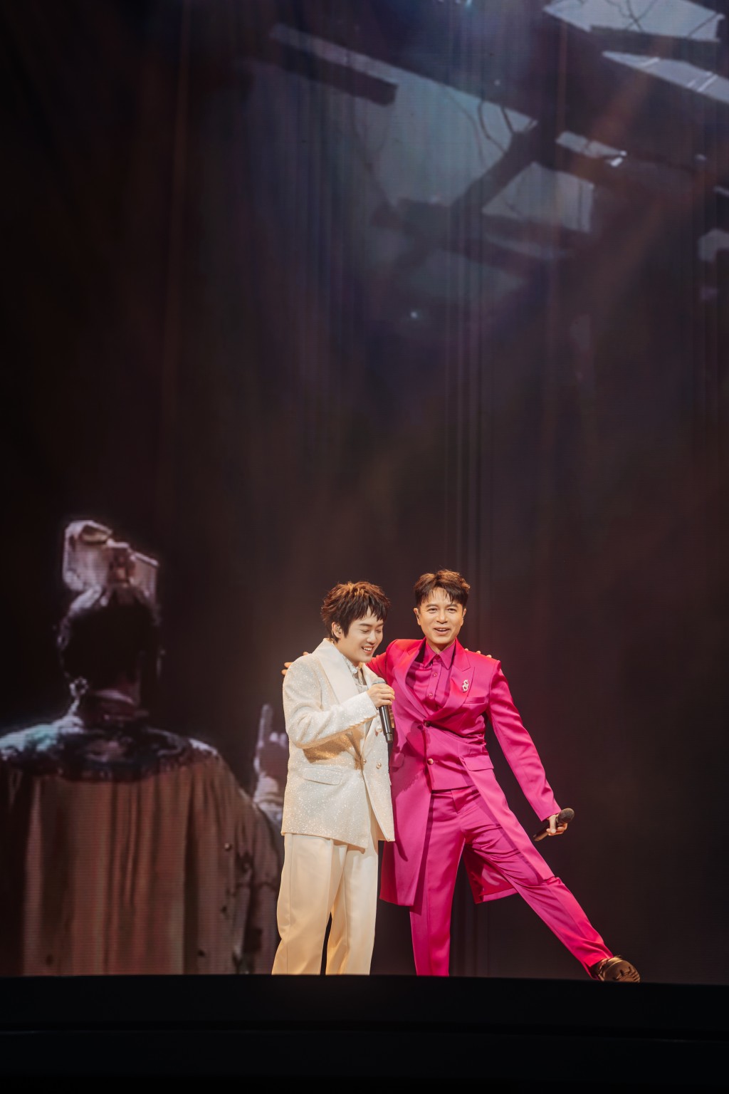 嘉賓秦昊台上發揮幽默本色，大放笑彈。