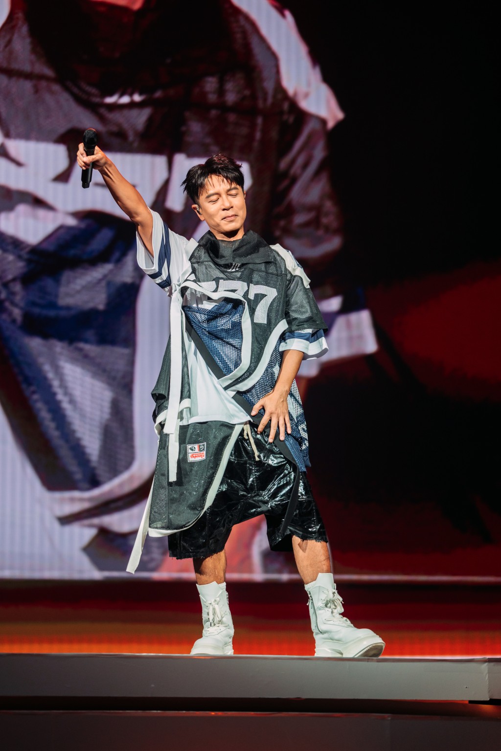 李克勤獻唱多首代表作，全場觀眾幾乎由頭跟唱到尾。