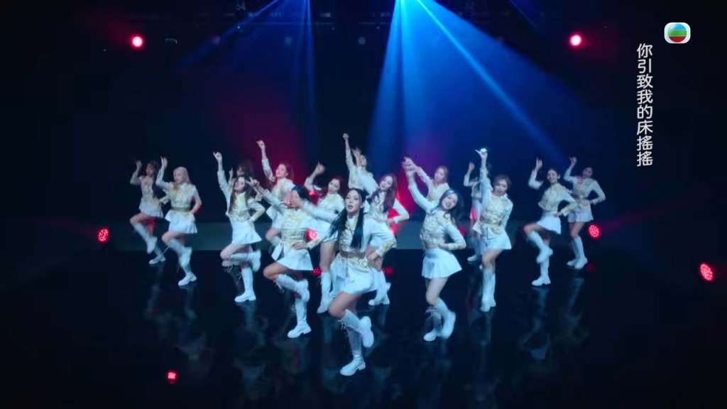 練習生們的隊形相當整齊。