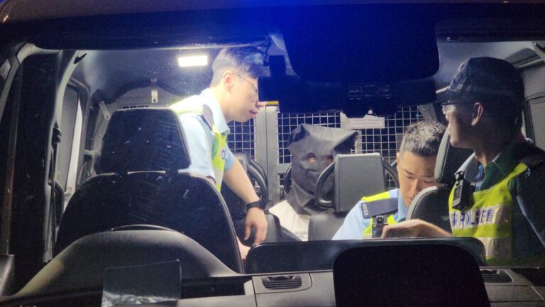 尖沙咀可疑私家車遇查逃逸 司機涉停牌駕駛等三罪被捕