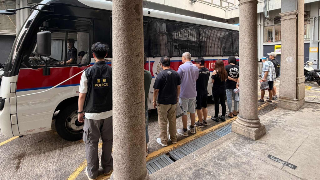 旺角警區搗破非法麻雀賭檔 拘捕10人檢獲電動麻雀枱及現金