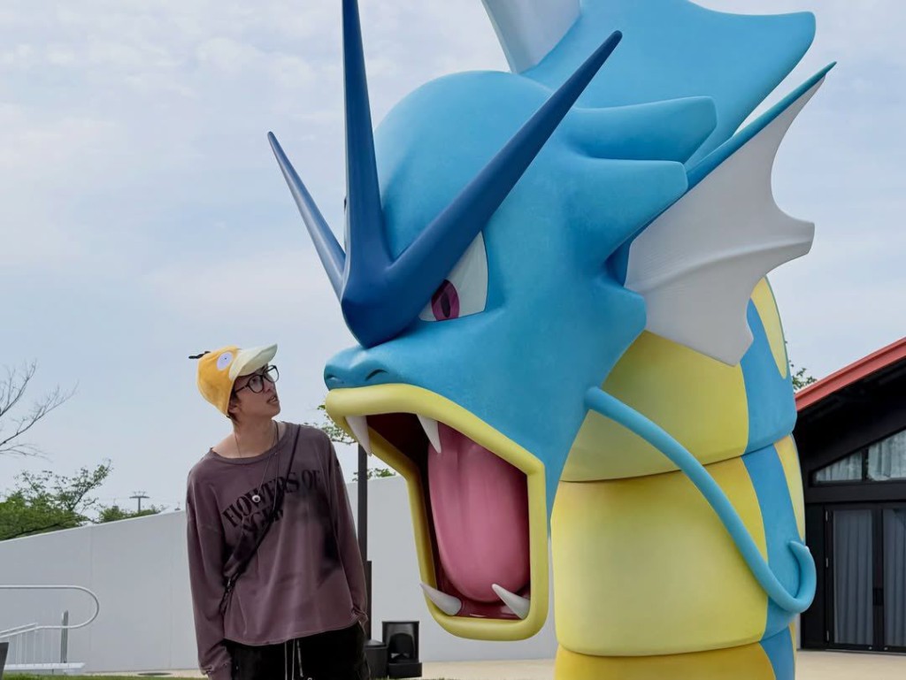 RM在日本期間曾到訪主題樂園。