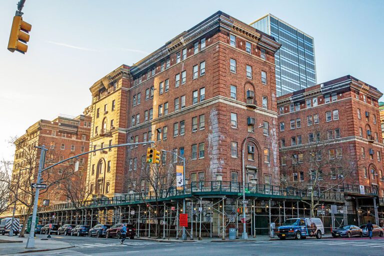 市府宣布關閉已「嚴重失修」的東30街收容所。Sara Hylton/紐約時報