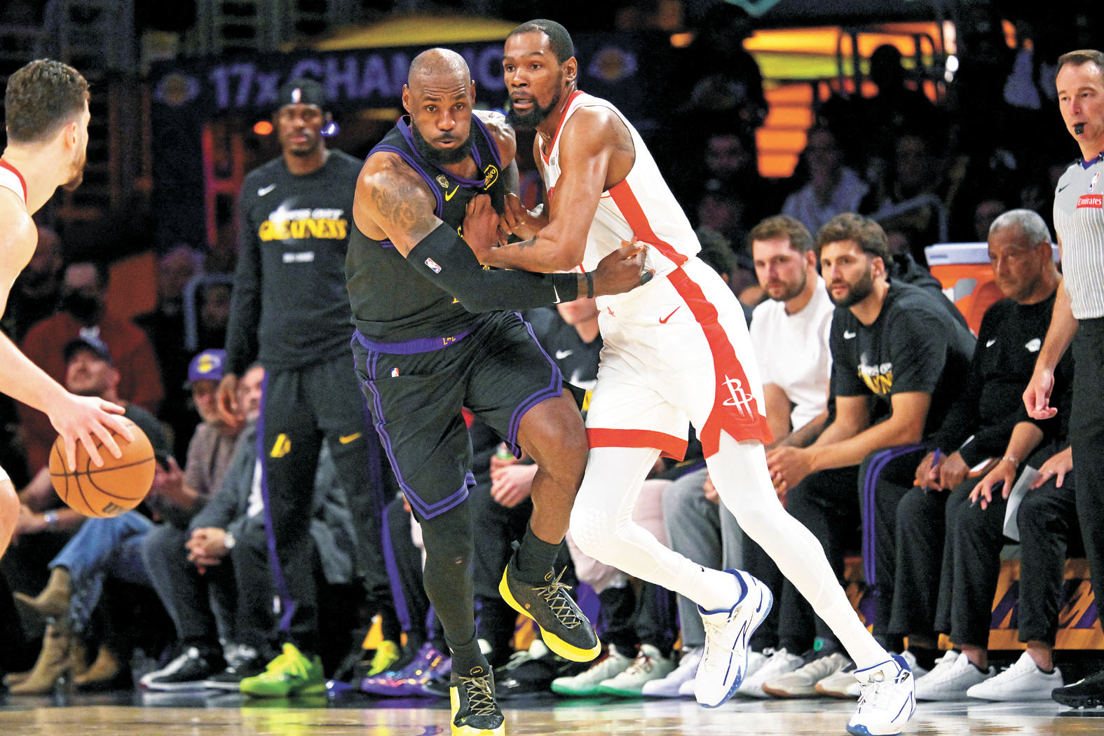 詹姆斯和杜蘭特之間的較量還遠未結束。路透社