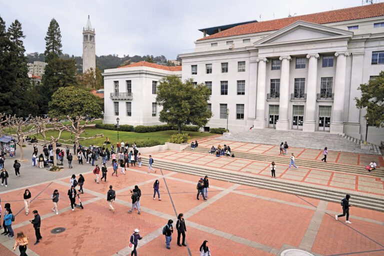 圖為柏克萊加大經常舉行學生活動的史布勞爾廣場。美聯社資料圖片