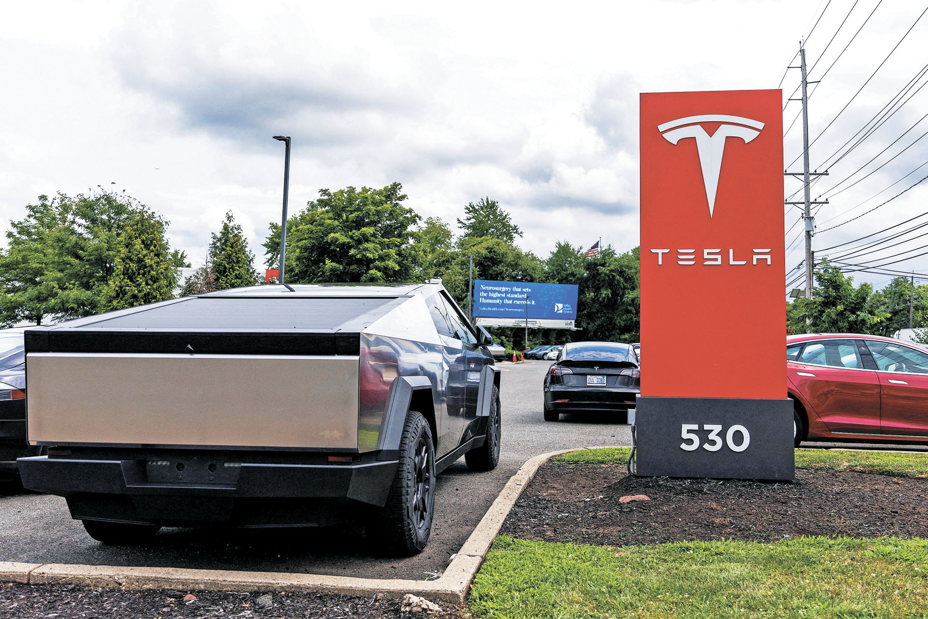 財報顯示，特斯拉的電動車業務營收年增16%。路透社資料圖片